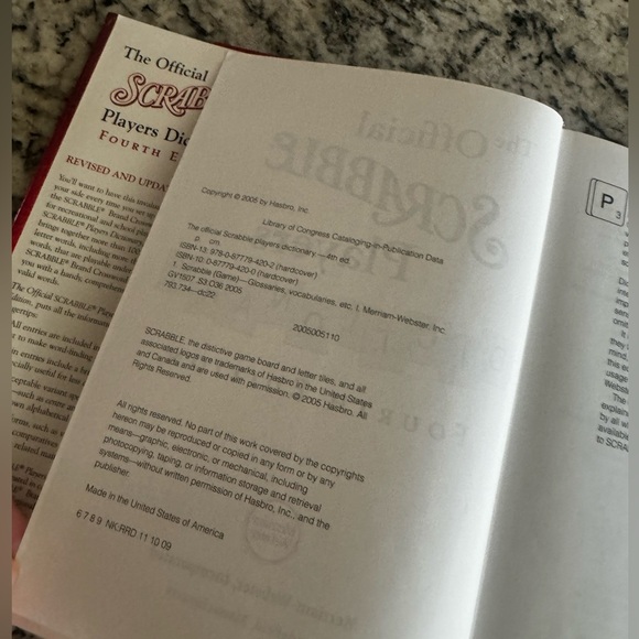 Merriam Webster Official Scrabble Players Dictionary Fourth Edition - Picture 3 of 16